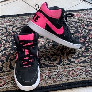 Nike Court Borough Mid